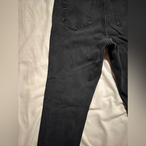 Jennifer Lopez Black Distressed Skinny Jeans - Picture 14 of 16